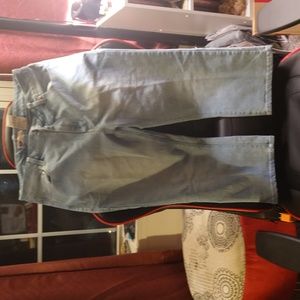 Ladies faded glory light wash denim capris